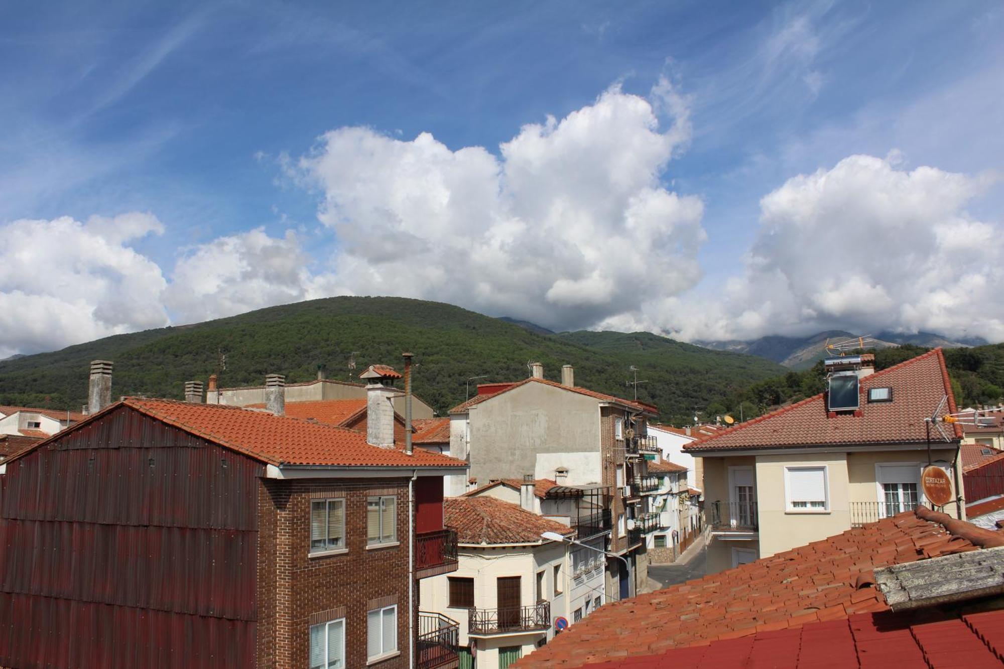 Atico Aires De Gredos Apartment Candeleda Exterior foto